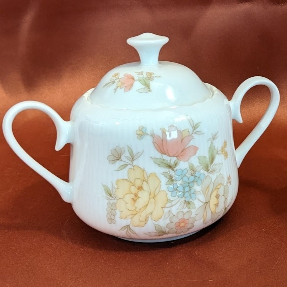 Vintage Ichiyama Toen Japan Floral Porcelain Sugar Bowl w/Lid Ribbed Edge